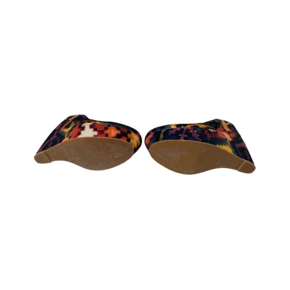EUC. ALDO “Hellendoorn” Platform Wedge Heels Bright Aztec/lkat Print, Size 7.5 - Picture 8 of 12